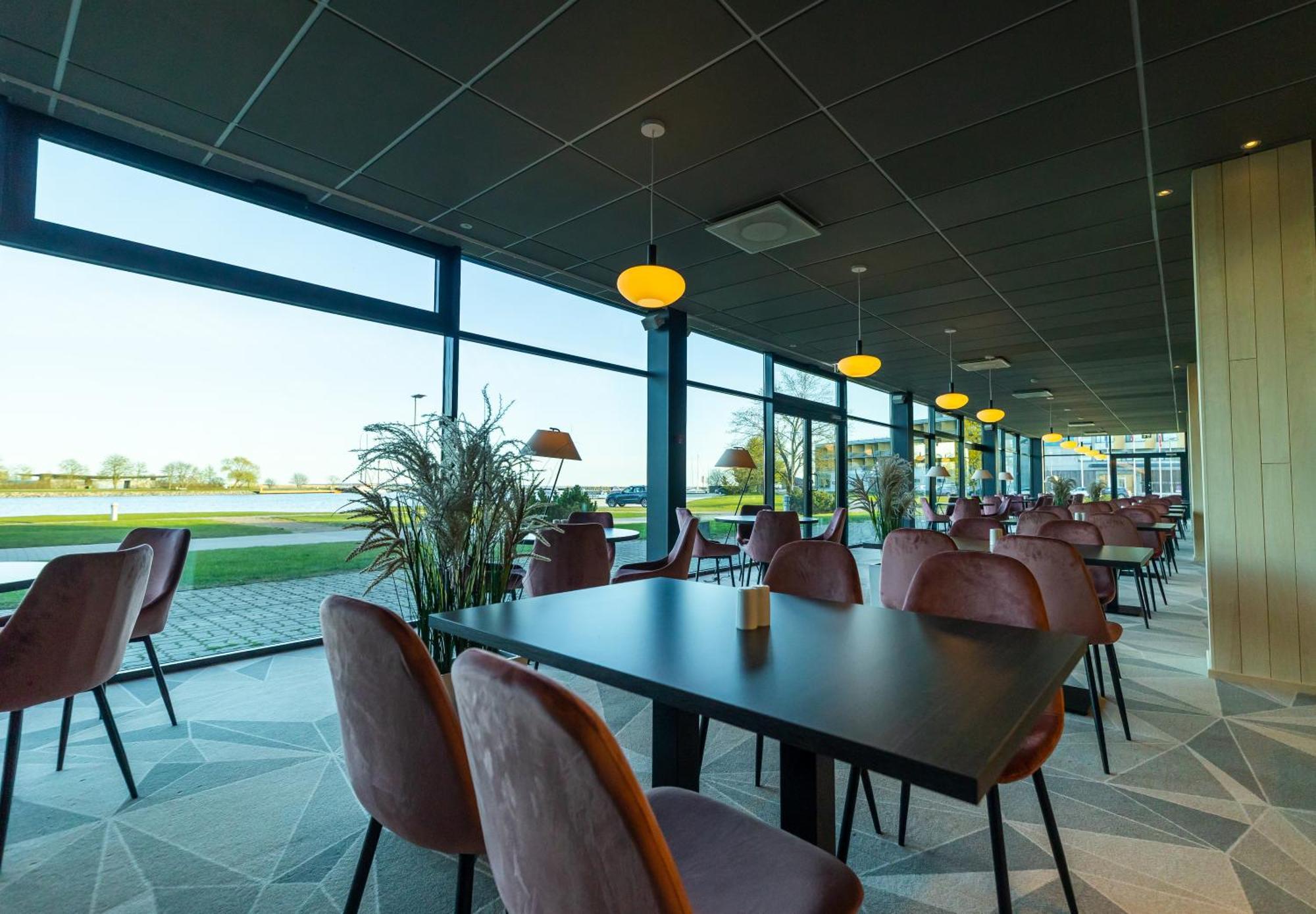 Oe Seaside Suites & Spa Kuressaare Kültér fotó
